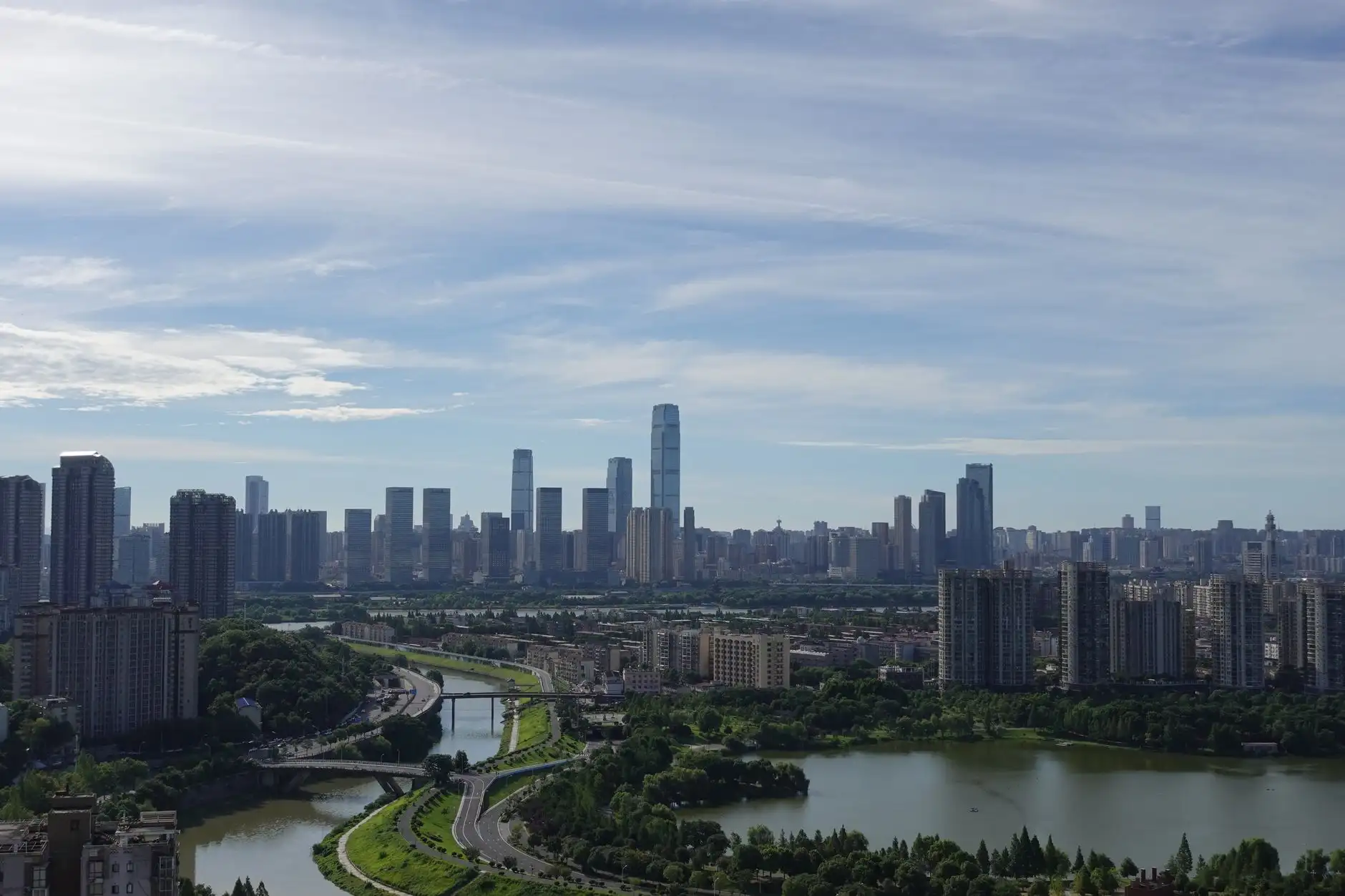 童月依百货店化妆刷与面膜组合的清洁护理技术对比